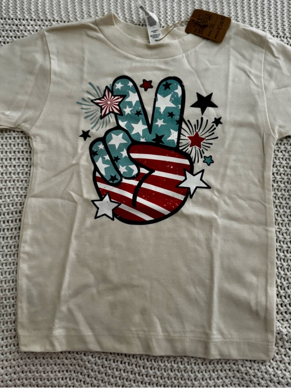 Kids' Cream Graphic Tee with Patriotic Peace Sign Design